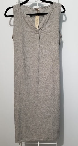 Cut Loose Crosshatch Split Neck Shift Dress (L, Aluminum)- On Sale!