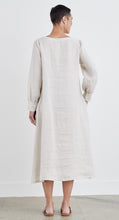 Load image into Gallery viewer, Cut Loose Hanky Linen Long Sleeve Maxi Dress