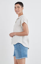 Load image into Gallery viewer, Cut Loose Hanky Linen Short Sleeve Pocket Shirt