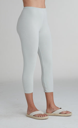 Cut Loose Solid Cotton Lycra Capri Legging (L, Moonlight)- On Sale!