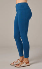 Load image into Gallery viewer, Cut Loose Solid Cotton Lycra Back Pocket Legging