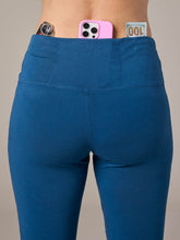 Load image into Gallery viewer, Cut Loose Solid Cotton Lycra Back Pocket Legging