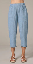 Load image into Gallery viewer, Cut Loose Crosshatch Raw Edge Crop Pant