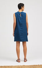 Load image into Gallery viewer, Cut Loose Hanky Linen Mock Neck Shift