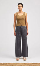 Load image into Gallery viewer, Cut Loose Hanky Linen Longer Walking Pant