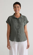 Load image into Gallery viewer, Cut Loose Hanky Linen Short Sleeve Pocket Shirt