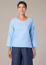 Load image into Gallery viewer, Cut Loose Hanky Linen 3/4 Sleeve Split Back Top