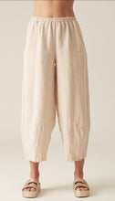 Load image into Gallery viewer, Cut Loose Solid Linen Lantern Pant