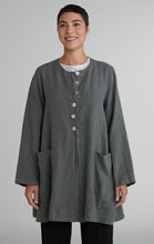 Load image into Gallery viewer, Cut Loose Solid Linen Jewel Collar Coat