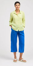 Load image into Gallery viewer, Cut Loose Blue Linen Stripe Crop Easy Shirt