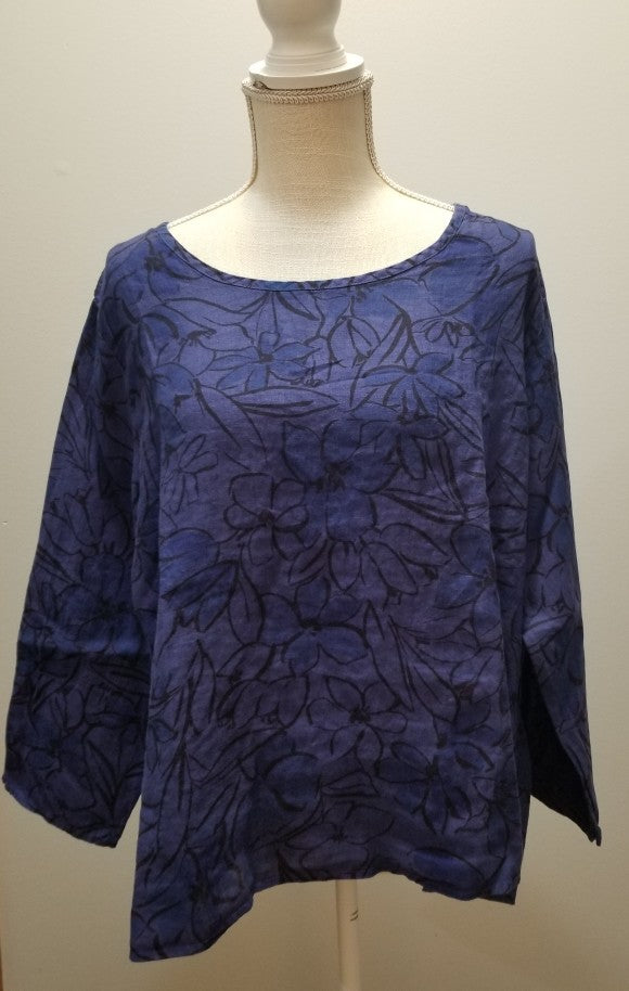 Cut Loose Floral Splash 3/4 Split Back Top (XL, Admiralty)- On Sale!