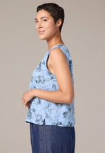 Load image into Gallery viewer, Cut Loose Leoni Floral Print Shell with Wide Facing