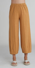 Load image into Gallery viewer, Cut Loose Linen Cotton Jersey Cropped Pant with Darts