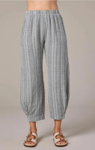Load image into Gallery viewer, Cut Loose Pinstripe Linen Side Pleat Lantern Pant