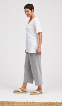 Load image into Gallery viewer, Cut Loose Linen Combo V-Neck Elbow Sleeve Top