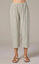 Load image into Gallery viewer, Cut Loose Crinkle Check Easy Crop Pant