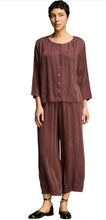 Load image into Gallery viewer, Cut Loose Vintage Satin Cropped Pant with Darts