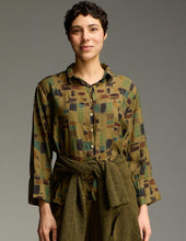 Load image into Gallery viewer, Cut Loose Sea Glass Crop Easy Shirt