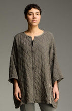 Load image into Gallery viewer, Cut Loose Black Crinkle Check Quilt One Size Zip Jacket