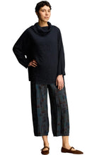 Load image into Gallery viewer, Cut Loose Black White Crinkle Plaid One Size Cowl Top