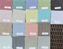 Load image into Gallery viewer, Cut Loose Crinkle Check V-Neck Vent Top