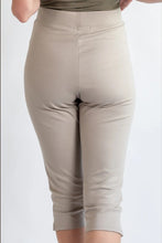 Load image into Gallery viewer, Revir Norma Capri